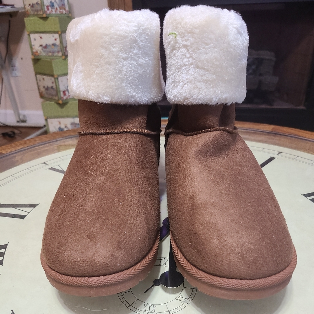 NWT Suede? Faux Fur Boots Size 10